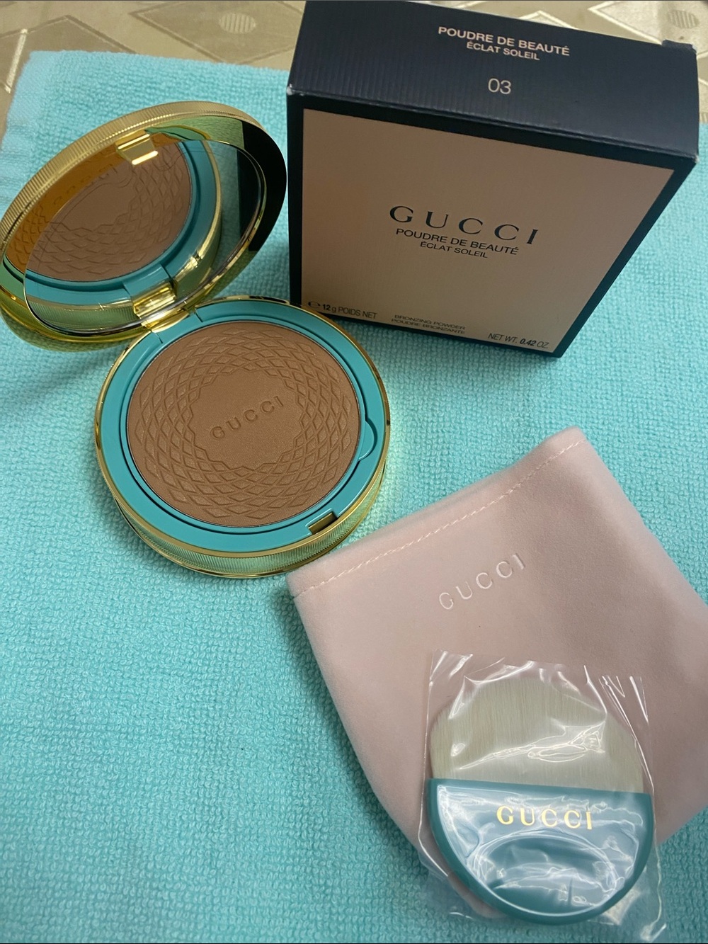 Gucci limited edition Bronzer Compact with Brush – Brown & Turquoise Accents